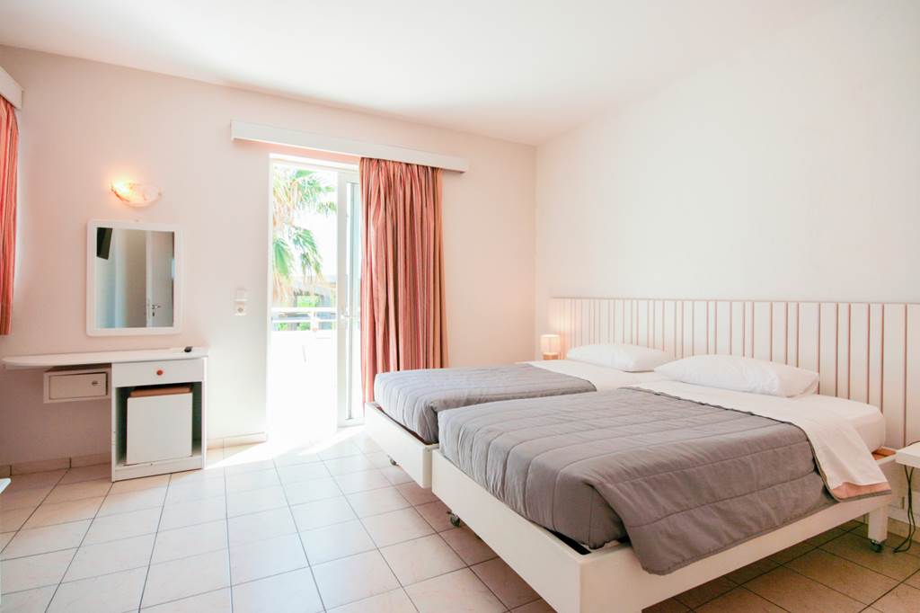 KGS_83956_Irina_Beach_Hotel_1022_03.jpg