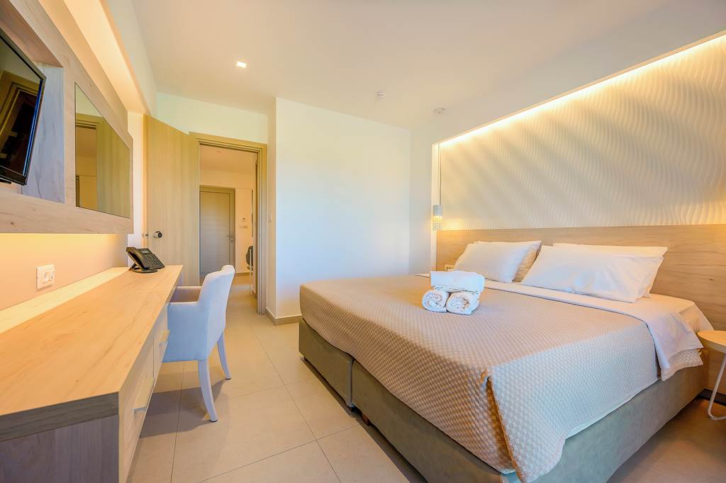KGS_83254_Mythos_Suites_Hotel_0923_01.jpg