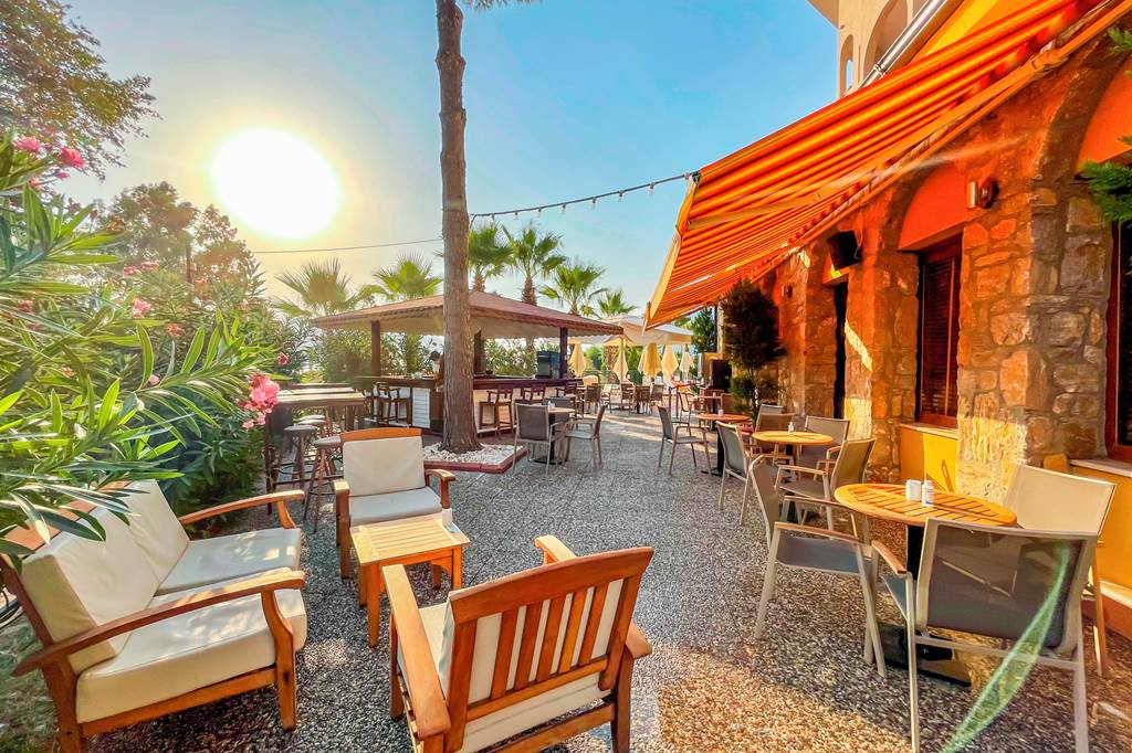 DLM_398_Fortuna_Beach_Hotel_0124_10.jpg