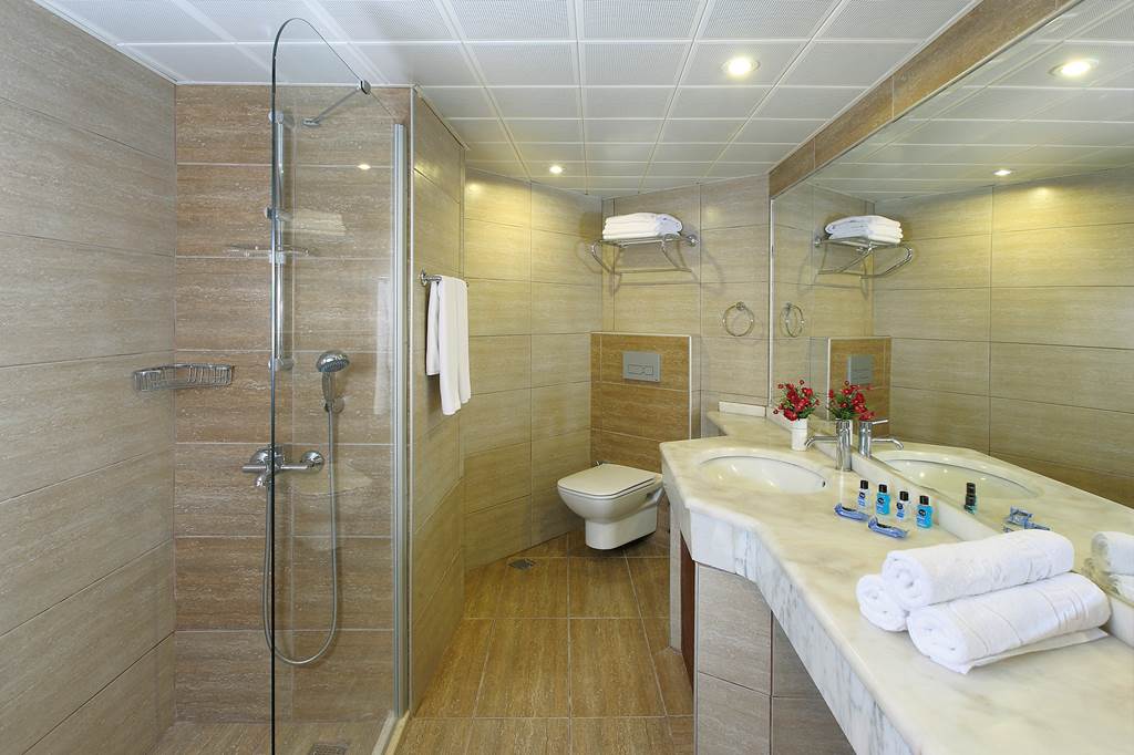 DLM_398_fortuna_beach_hotel_0718_06.jpg