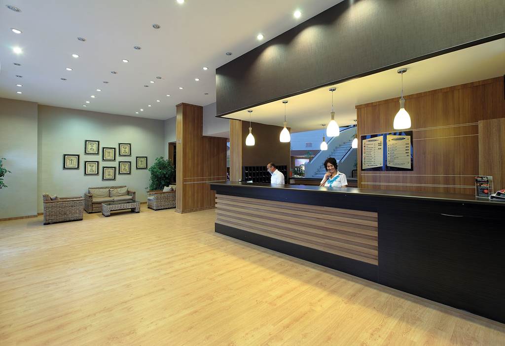 DLM_398_fortuna_beach_hotel_0718_18.jpg