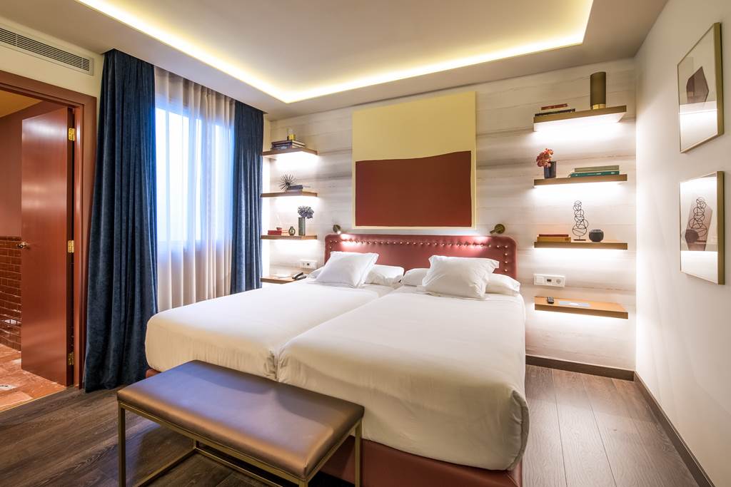 BCN_77124_Vincci_Mae_0917_06.jpg