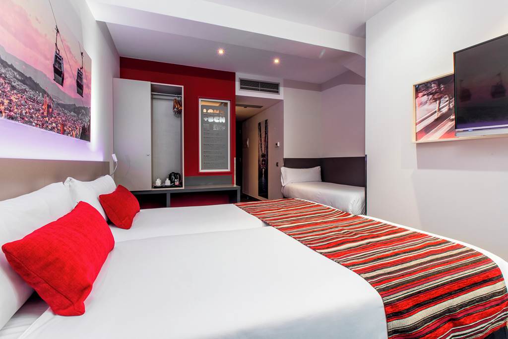 BCN_72934_Leonardo_Boutique_Sagrada_Famila_0724_25.jpg