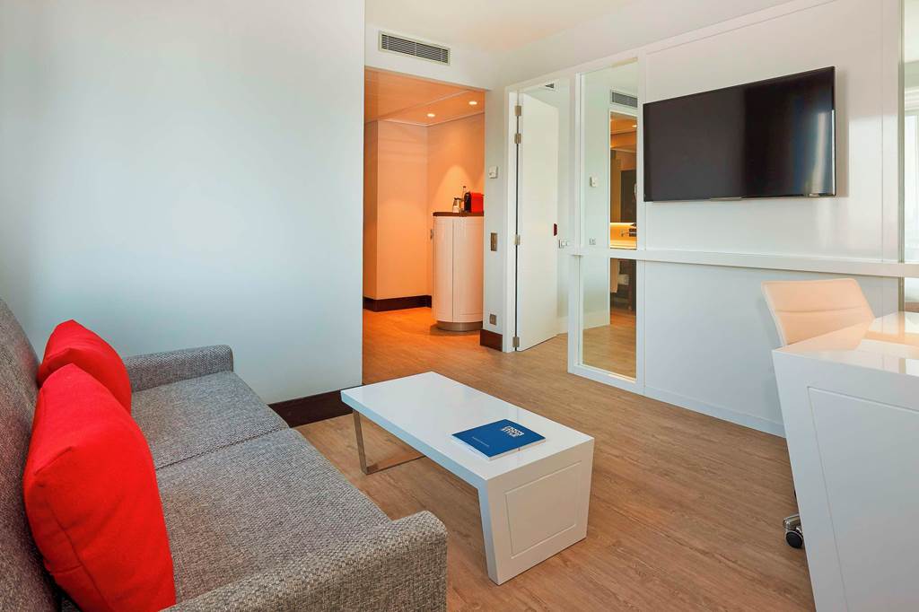 BCN_69792_NH_Collection_Barcelona_Gran_Hotel_Calderon_1223_15.jpg