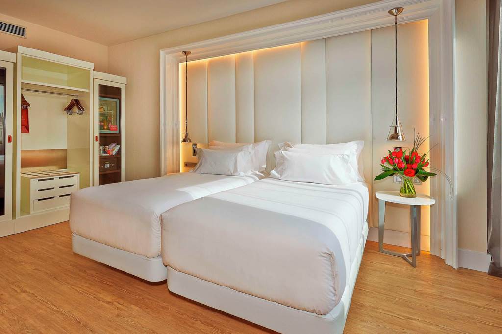 BCN_69792_NH_Collection_Barcelona_Gran_Hotel_Calderon_1223_26.jpg