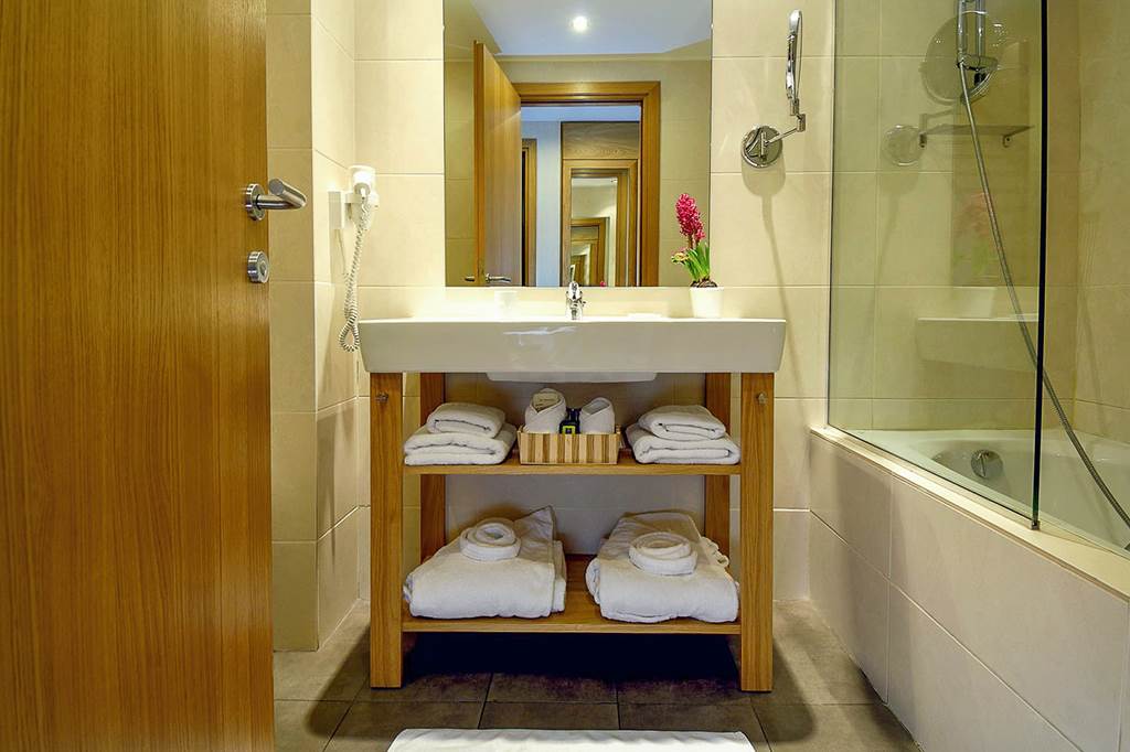 ATH_83074_Athens_Gate_Hotel_0124_03.jpg