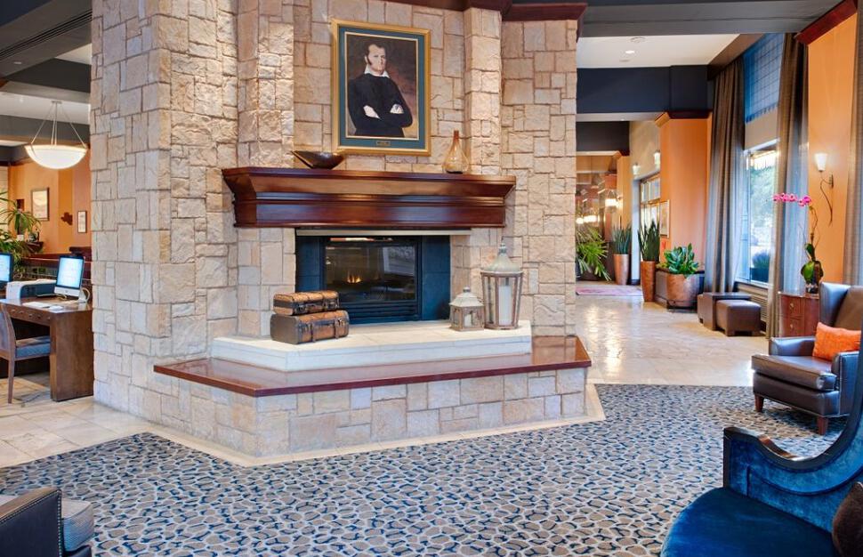 The-Emily-Morgan-San-Antonio-a-DoubleTree-by-Hilton-Hotel-6.jpg