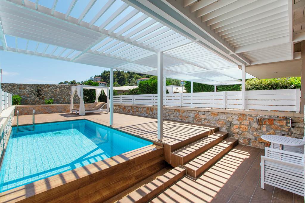 JSI_82474_Kassandra_Bay_Suites_0924_02.jpg