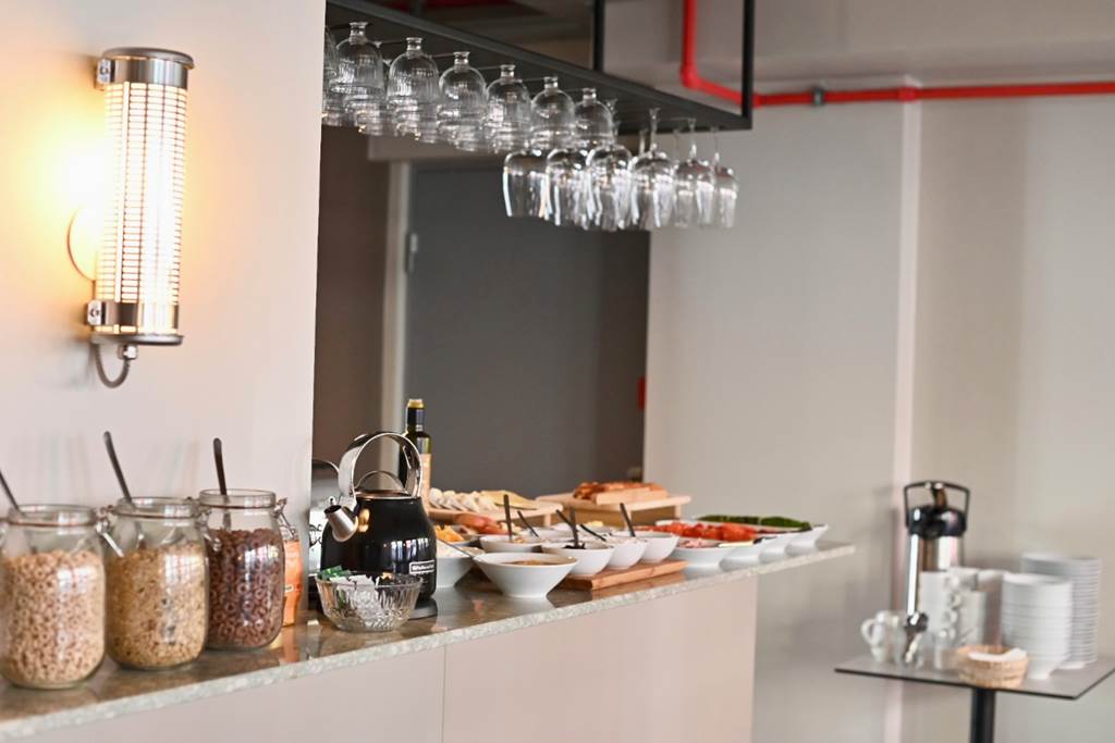 KEF_87939_Hotel_Local_101_1124_04.jpg