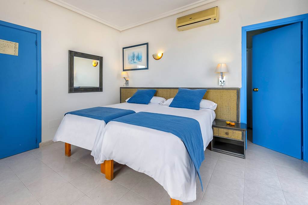 IBZ_74093_Aparthotel_Del_Mar_1119_02.jpg