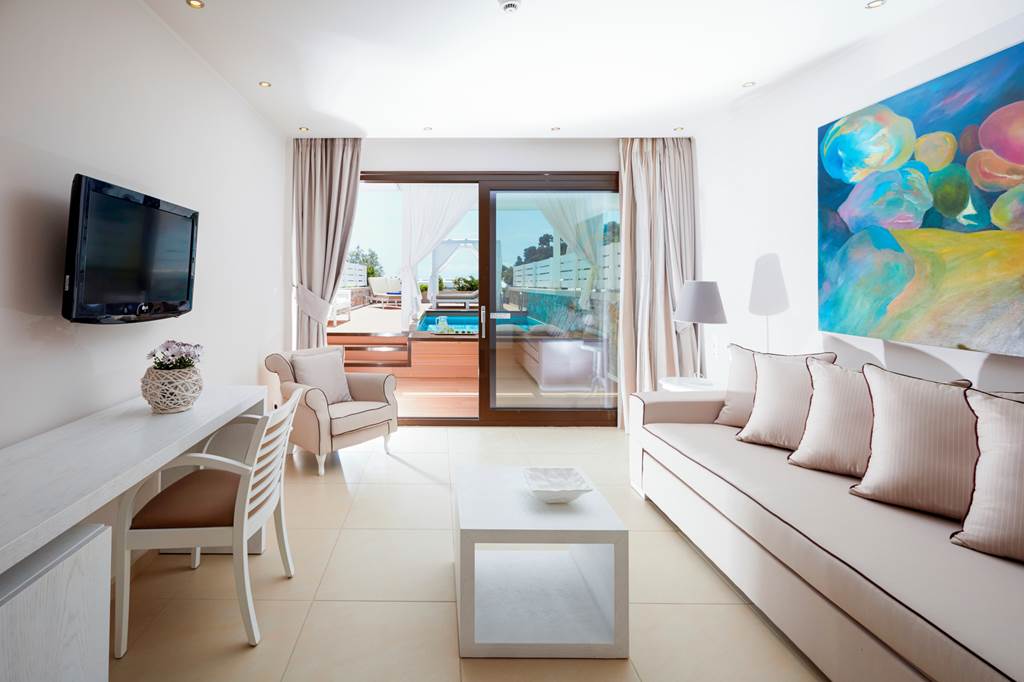 JSI_82474_Kassandra_Bay_Suites_1020_17.jpg