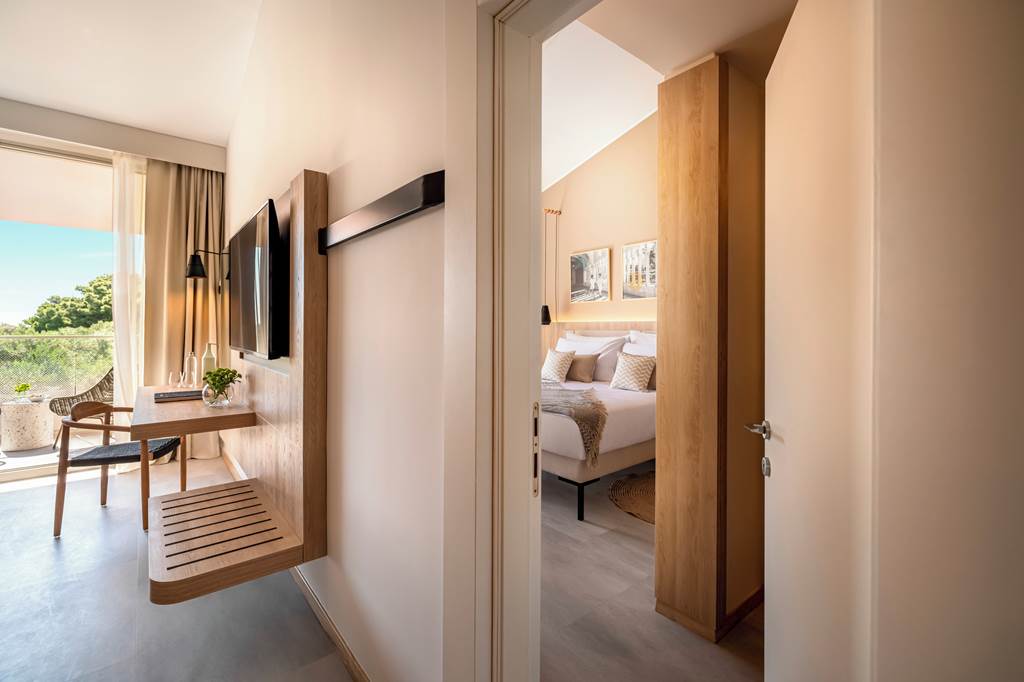 DBV_69617_Tirena_Sunny_Hotel_by_Valamar_1223_01.jpg