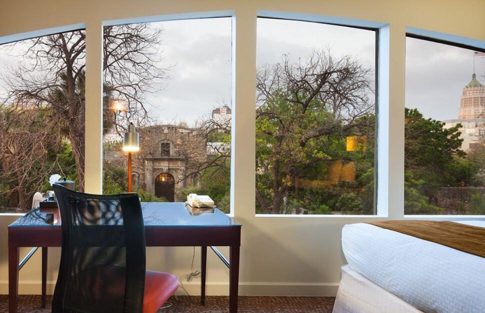 The-Emily-Morgan-San-Antonio-a-DoubleTree-by-Hilton-Hotel-9.jpg