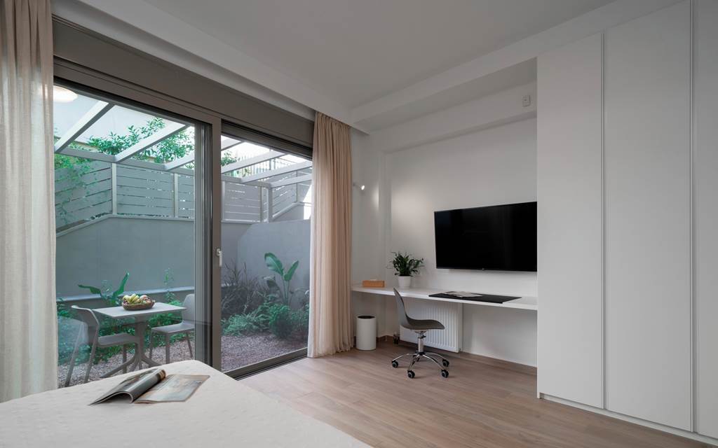 ATH_83655_Athens_Hill_Luxury_Apartments_0223_02.jpg