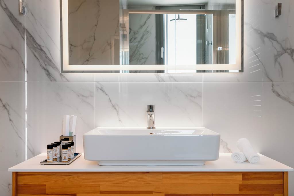 ATH_83655_Athens_Hill_Luxury_Apartments_0723_10.jpg