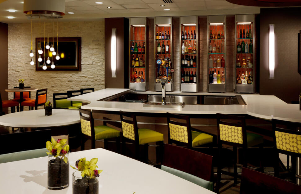 Holiday-Inn-Riverwalk-1.jpg