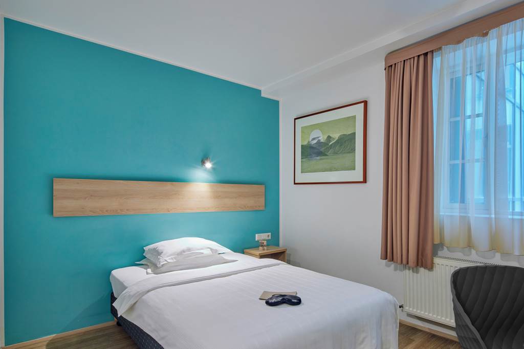 KEF_79835_Center_Hotels_Plaza_0524_07.jpg