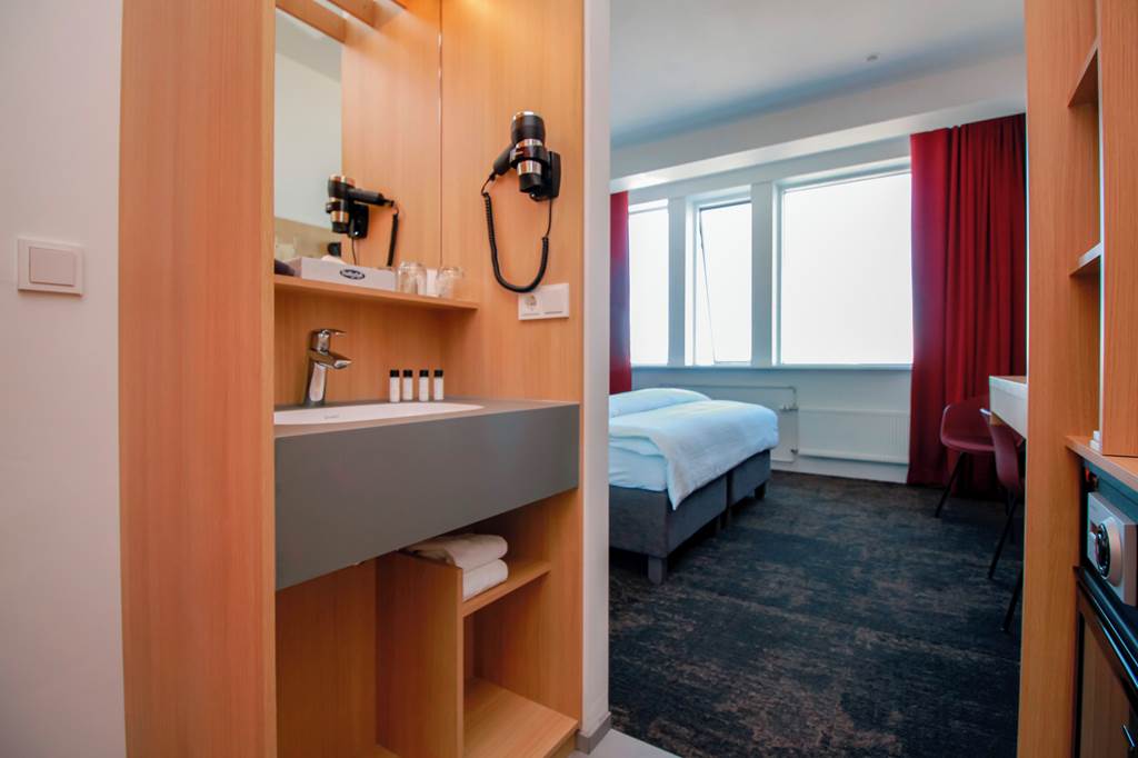 KEF_79835_CenterHotel_Plaza_0421_09.jpg