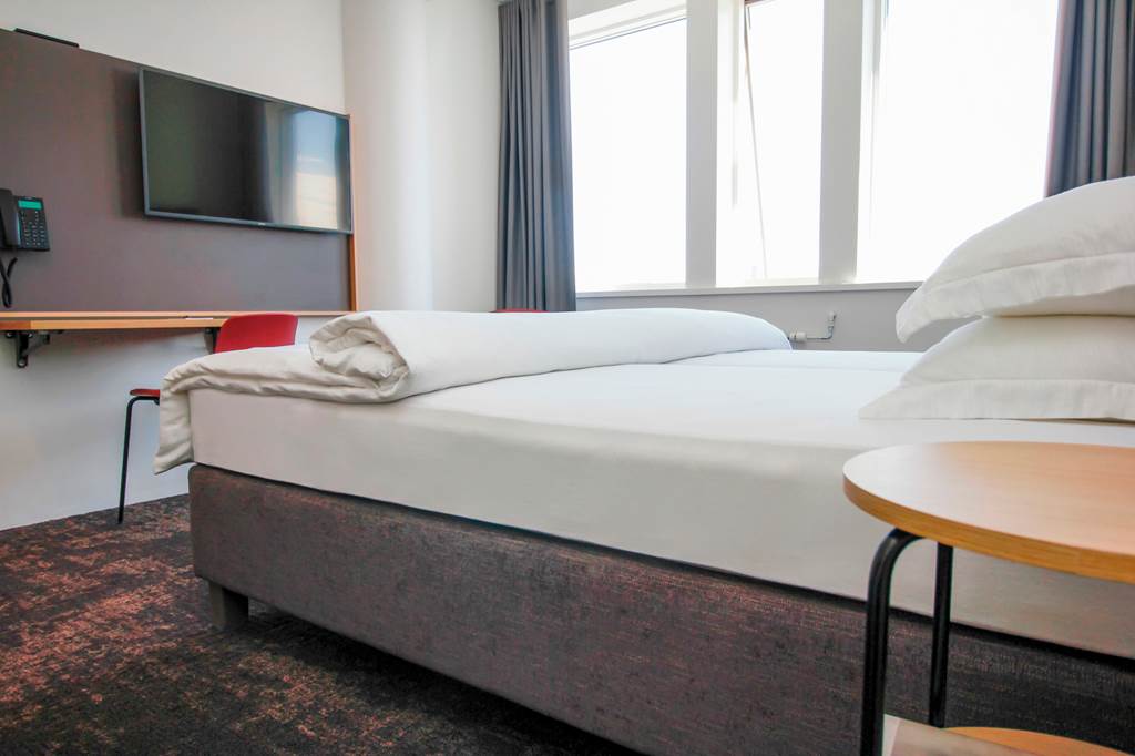 KEF_79835_CenterHotel_Plaza_0421_07.jpg