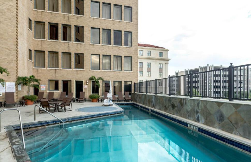 The-Emily-Morgan-San-Antonio-a-DoubleTree-by-Hilton-Hotel-14.jpg