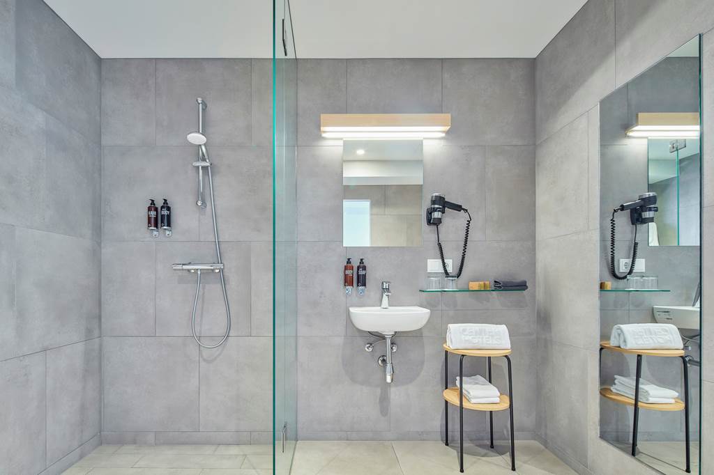 KEF_79835_Center_Hotels_Plaza_0524_08.jpg