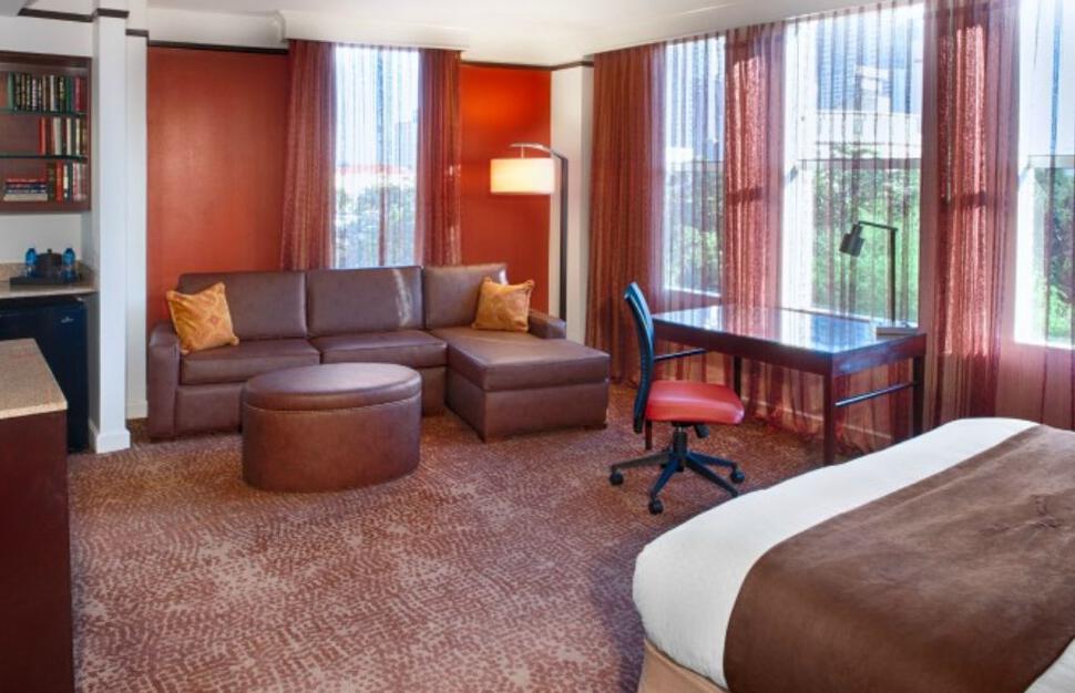 The-Emily-Morgan-San-Antonio-a-DoubleTree-by-Hilton-Hotel-8.jpg