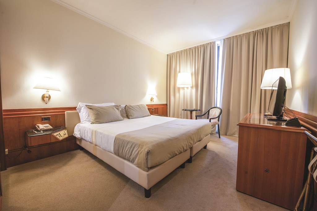 VRN_72013_Roseo_Hotel_Leon_Doro_0916_05.jpg