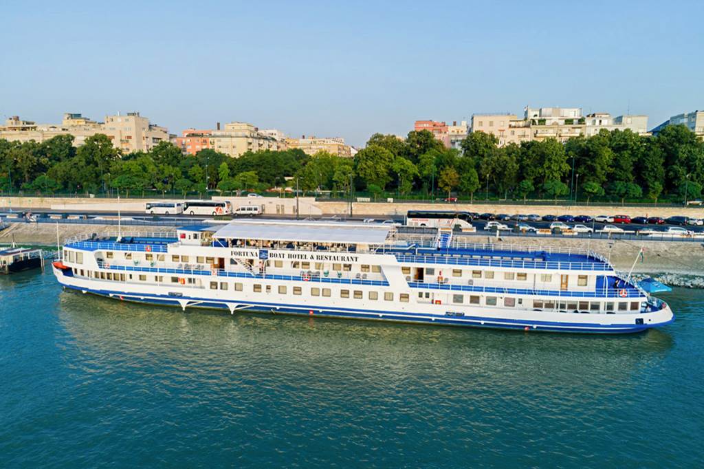 BUD_80851_Fortuna_Boat_Hotel_0325_07.jpg