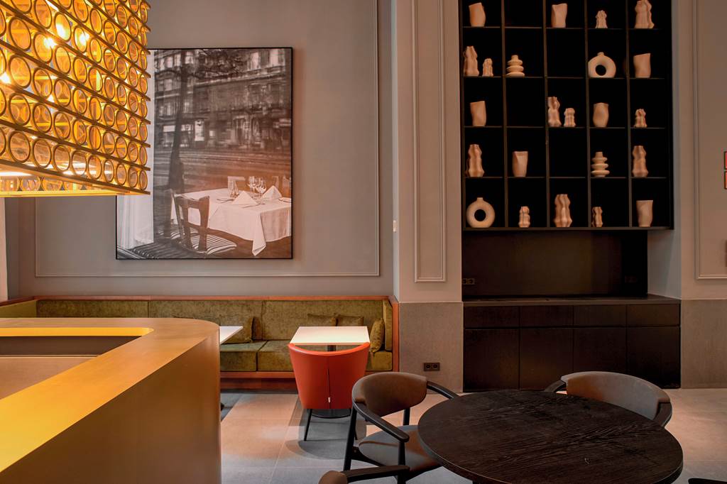 BUD_85639_Kozmo_Hotel_Suites_&_Spa_0823_25.jpg