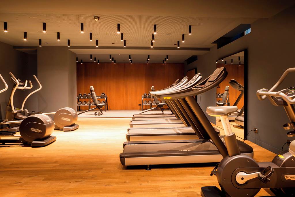 BUD_85639_Kozmo_Hotel_Suites_&_Spa_0823_14.jpg