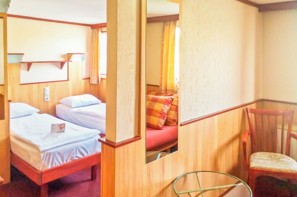 BUD_80851_Fortuna_Boat_Hotel_0719_13.jpg