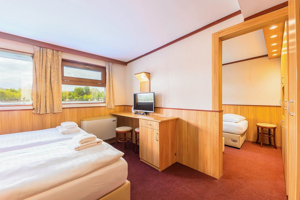 BUD_80851_Fortuna_Boat_Hotel_0325_09.jpg