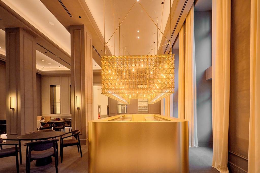 BUD_85639_Kozmo_Hotel_Suites_&_Spa_1123_01.jpg