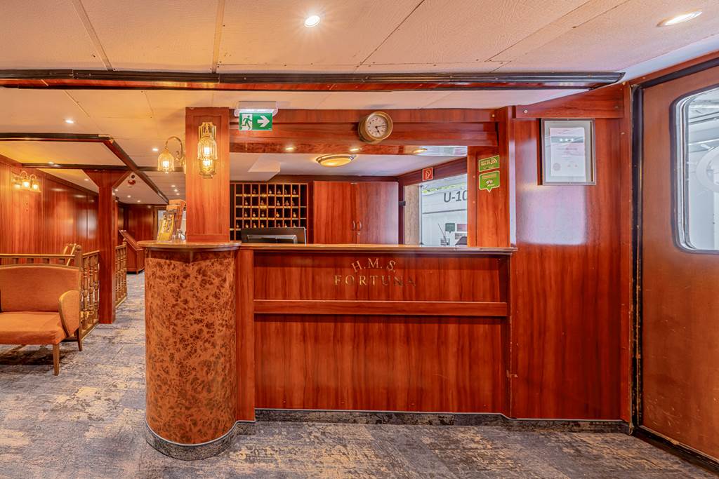 BUD_80851_Fortuna_Boat_Hotel_0325_03.jpg