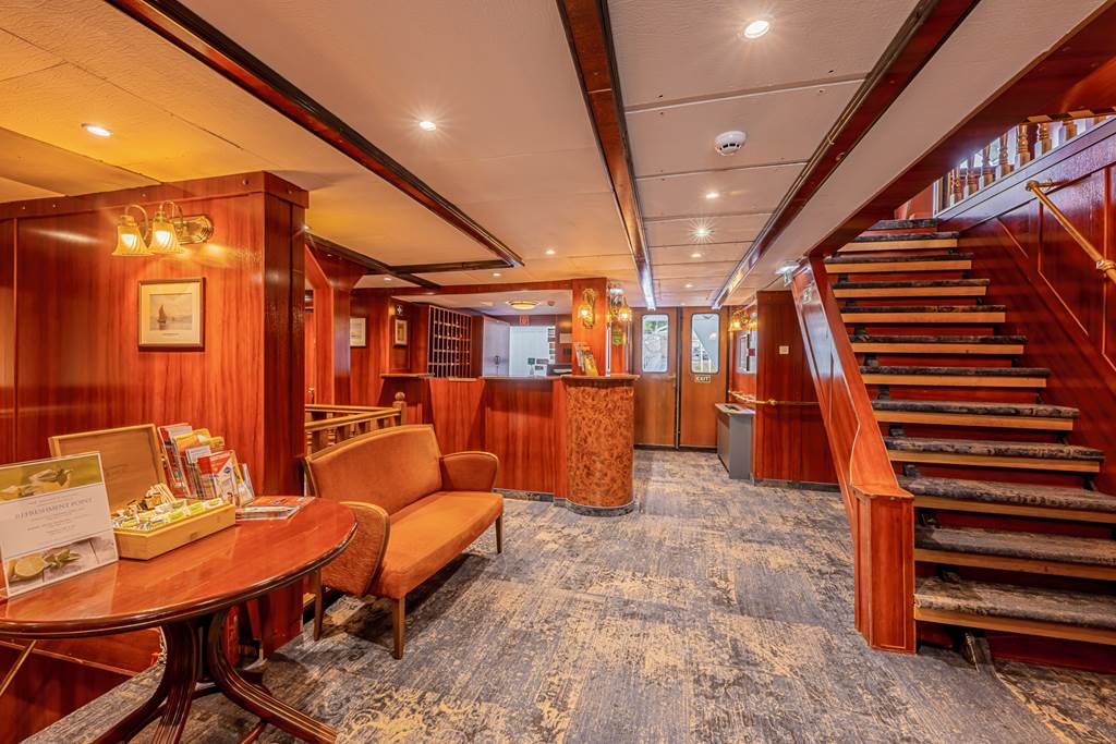 BUD_80851_Fortuna_Boat_Hotel_0325_02.jpg