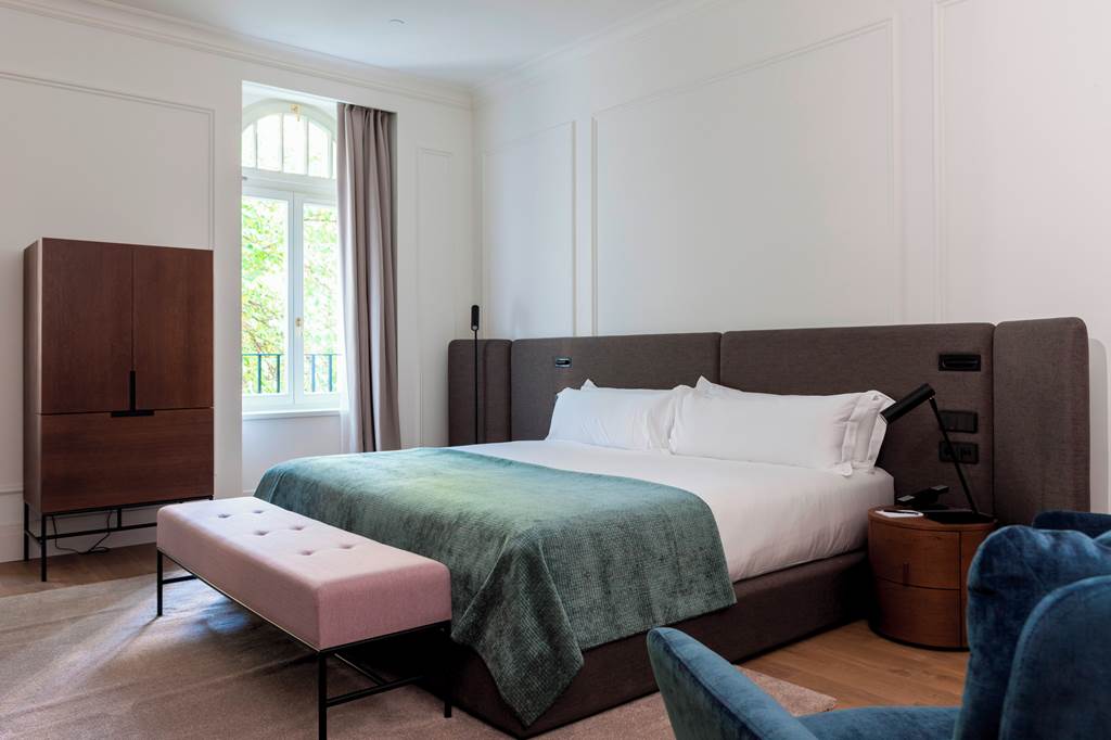 BUD_85639_Kozmo_Hotel_Suites_&_Spa_0823_04.jpg