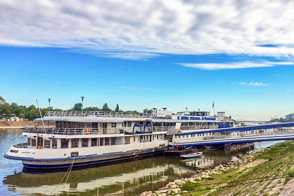 BUD_80851_Fortuna_Boat_Hotel_0719_01.jpg