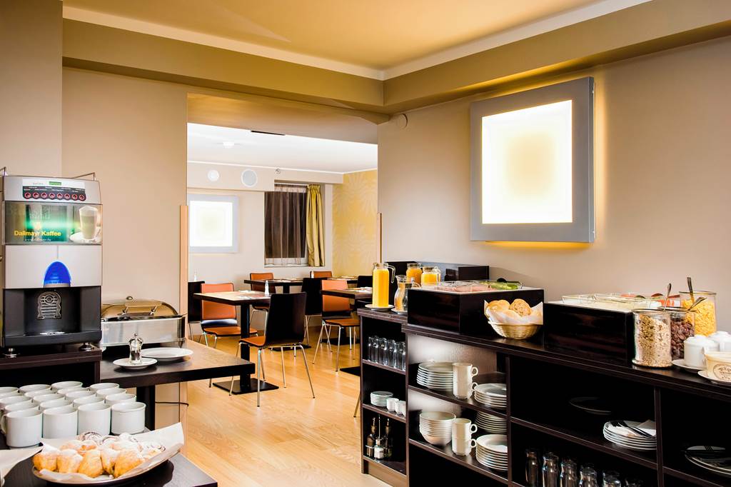 BUD_73899_Opera_Garden_&_Apartments_Hotel_0122_02.jpg