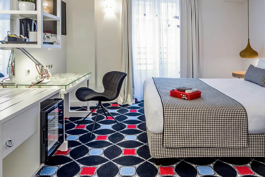 CDG_82275_Joke_Hotel_0320_08.jpg