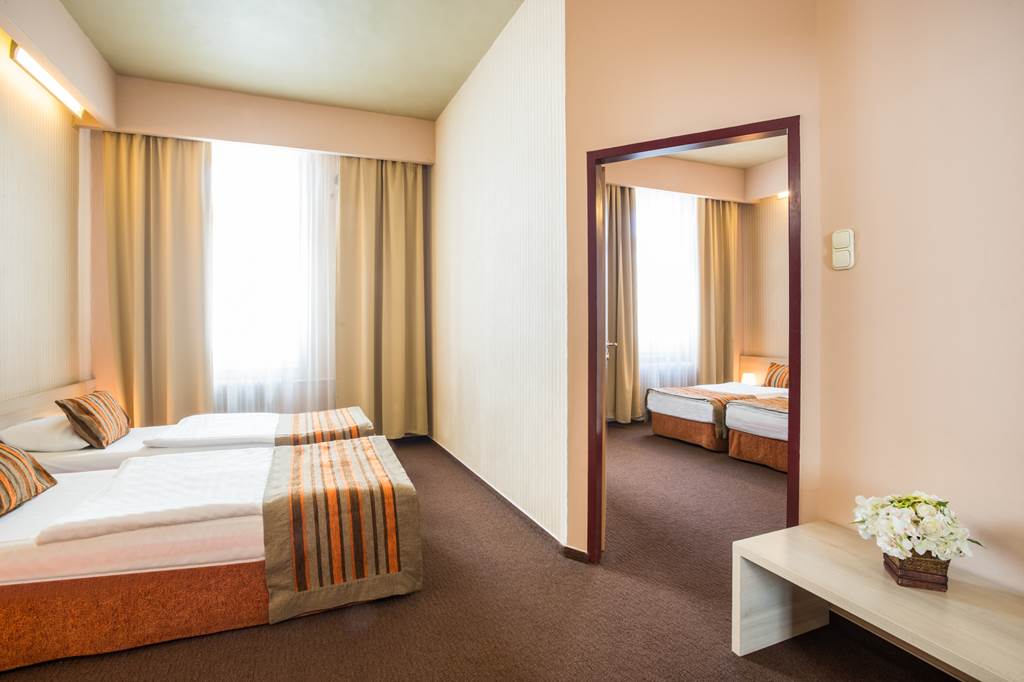 BUD_77202_Star_City_Hotel_1117_03.jpg