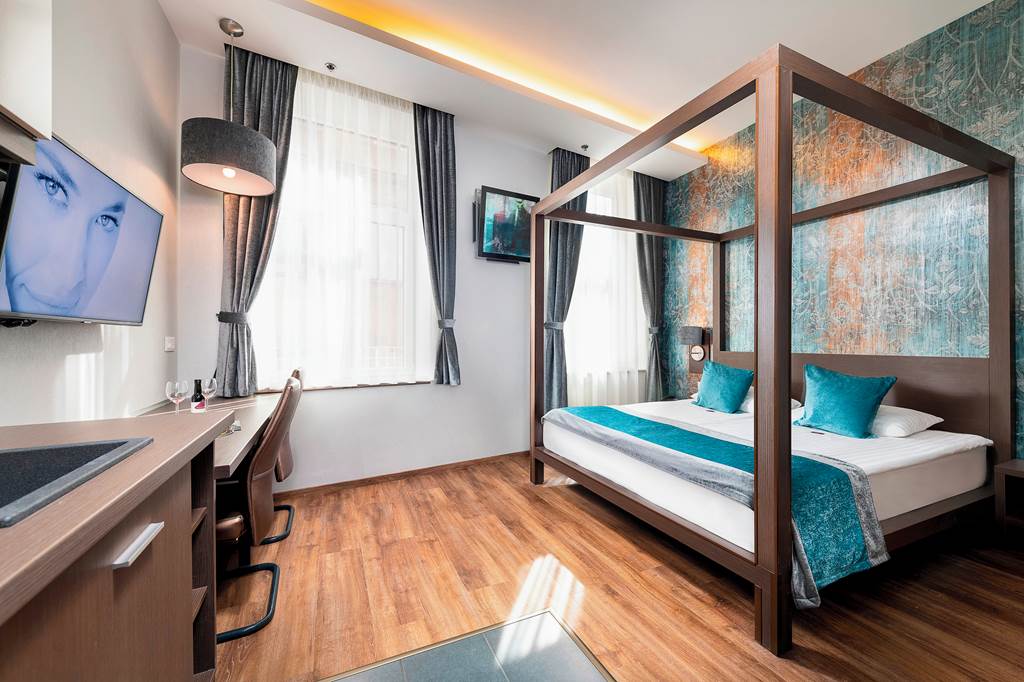 BUD_73899_Opera_Garden_&_Apartments_Hotel_0821_08.jpg