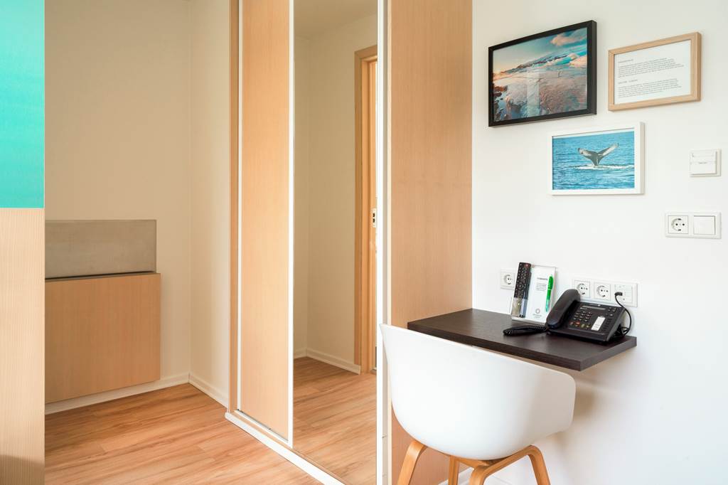 KEF_79067_Reykjavik_Lights_by_Keahotels_1222_16.jpg