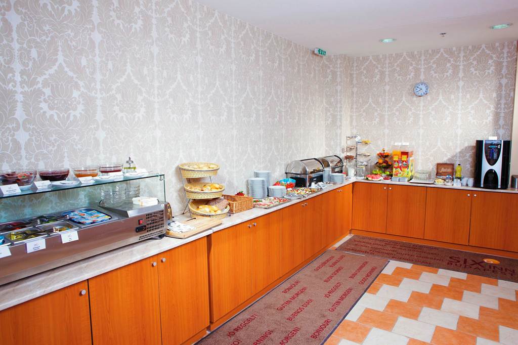 BUD_75711_Six_Inn_Hotel_0325_05.jpg