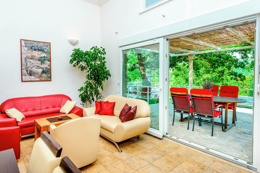 DBV_86455_Villa_Mount_Vista_1223_08.jpg