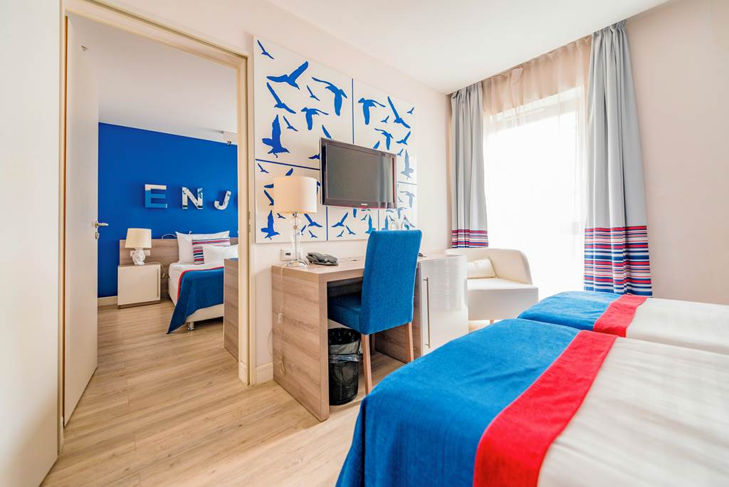 BUD_74354_Estilo_Fashion_Hotel_1221_02.jpg