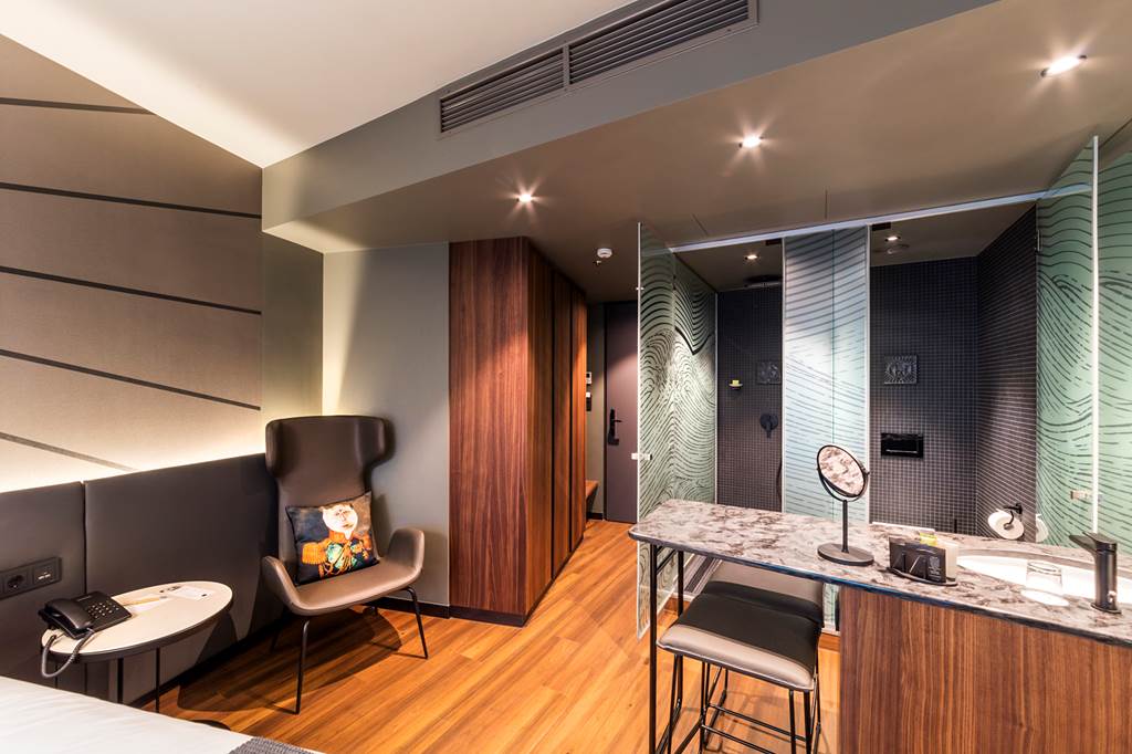 BUD_78427_Hotel_clark_0418_03.jpg