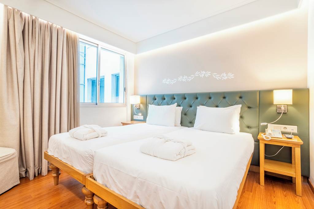 ATH_82783_Titania_Hotel_0522_02.jpg