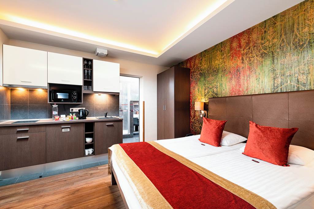 BUD_73899_Opera_Garden_&_Apartments_Hotel_0821_03.jpg