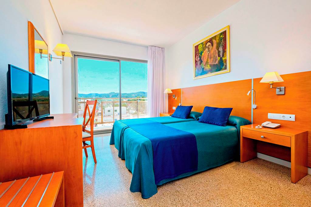 IBZ_1719_Azuline_S'Anfora_&_Fleming_Hotel_0619_02.jpg