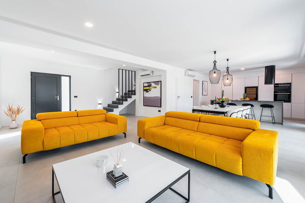 DBV_85927_Villa_Hillside_Rest_0823_03.jpg